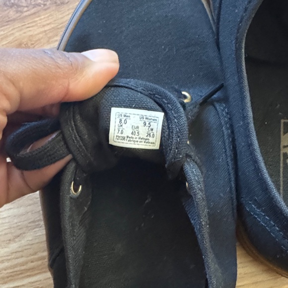 Vans Authentic Skate Shoe ✨ size 9.5 - Picture 2 of 10